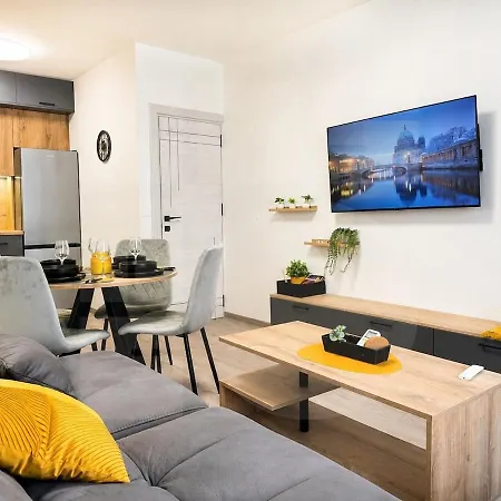 1br Golden Urban Retreat With Parking شقة *