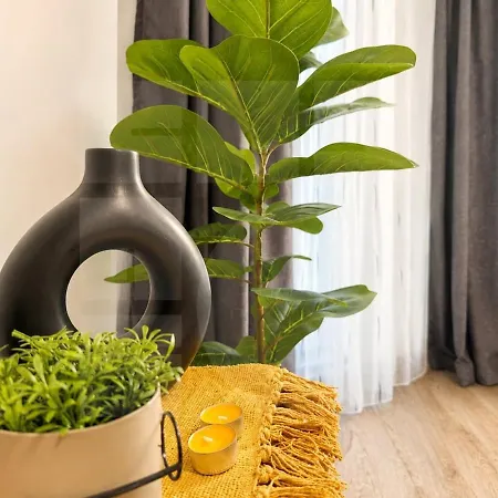 1br Golden Urban Retreat With Parking شقة *