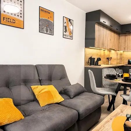 1br Golden Urban Retreat With Parking فارنا
