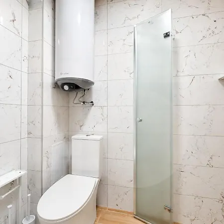 1br Golden Urban Retreat With Parking فارنا