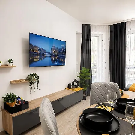 1br Golden Urban Retreat With Parking فارنا