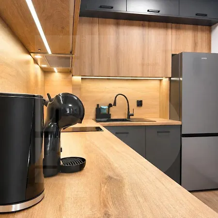 1br Golden Urban Retreat With Parking *