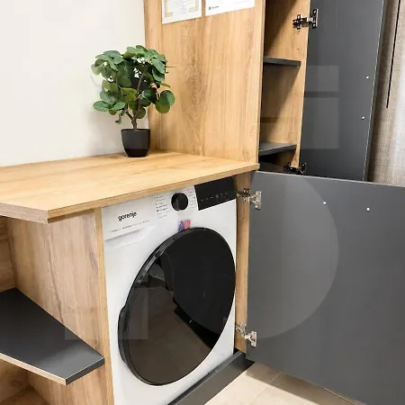 1br Golden Urban Retreat With Parking شقة *